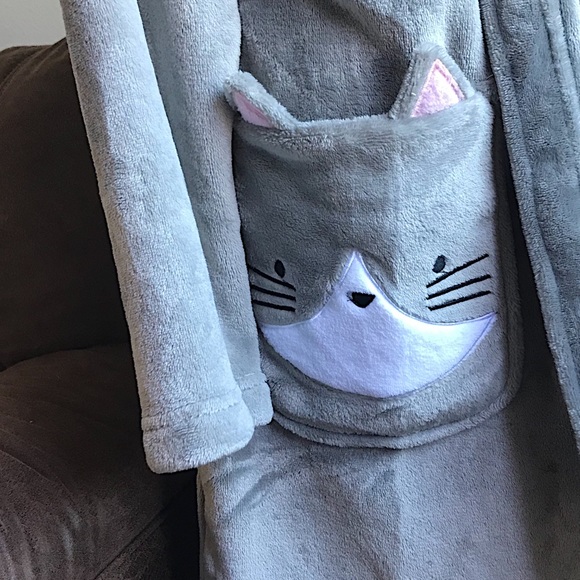 Last one! Faux firm trimmed short cat robe - Picture 4 of 11